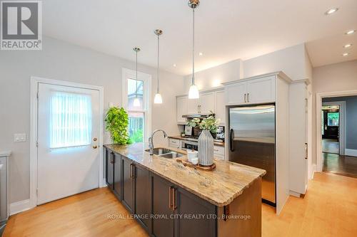 42 Liverpool Street, Guelph (Exhibition Park), ON - Indoor Photo Showing Kitchen With Double Sink With Upgraded Kitchen