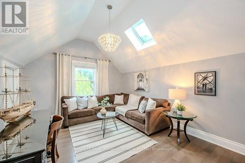 42 Liverpool Street, Guelph, ON - Indoor Photo Showing Living Room