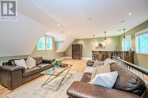 42 Liverpool Street, Guelph (Exhibition Park), ON - Indoor Photo Showing Living Room