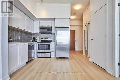 816 - 2200 Lake Shore Boulevard W, Toronto (Mimico), ON - Indoor Photo Showing Kitchen