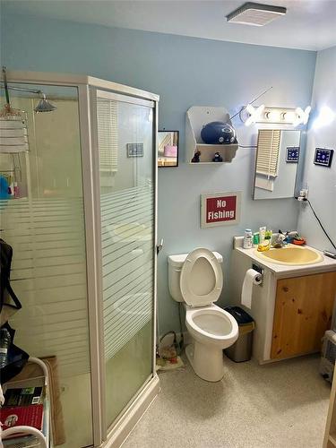 10 Slocruz Drive, Sandy Lake, MB - Indoor Photo Showing Bathroom