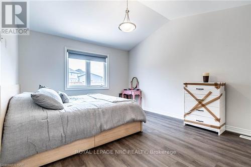 10 Hawthorn Avenue, Thorold, ON - Indoor Photo Showing Bedroom