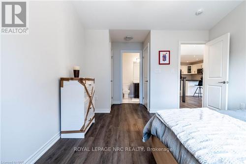 10 Hawthorn Avenue, Thorold, ON - Indoor Photo Showing Bedroom