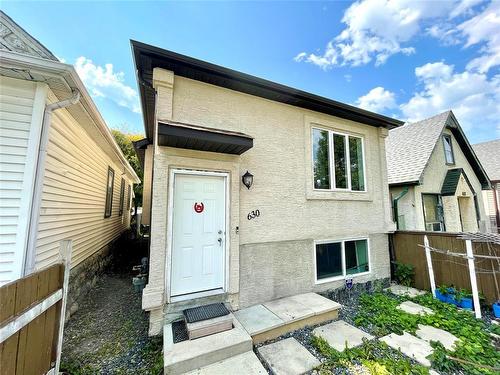 630 Boyd Avenue, Winnipeg, MB - Outdoor With Exterior