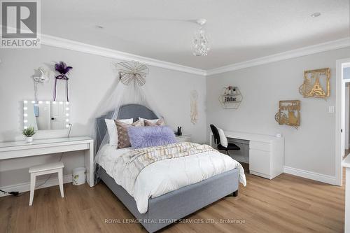 2042 Springdale Road, Oakville, ON - Indoor Photo Showing Bedroom