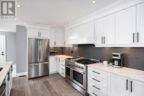 2042 Springdale Road, Oakville, ON - Indoor Photo Showing Kitchen With Upgraded Kitchen