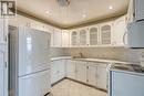 1009 - 5250 Lakeshore Road, Burlington, ON  - Indoor Photo Showing Kitchen 