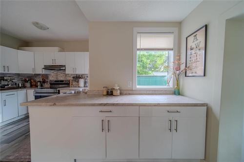 796 Simcoe Street, Winnipeg, MB - Indoor Photo Showing Kitchen With Double Sink