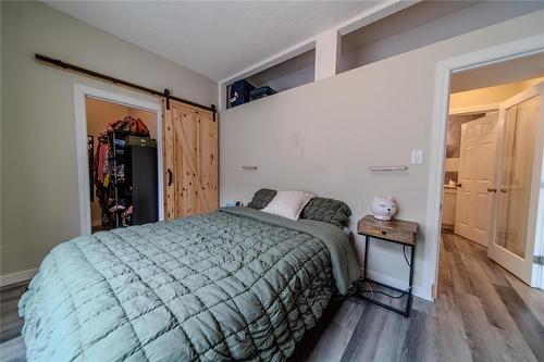 796 Simcoe Street, Winnipeg, MB - Indoor Photo Showing Bedroom