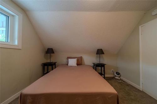 796 Simcoe Street, Winnipeg, MB - Indoor Photo Showing Bedroom