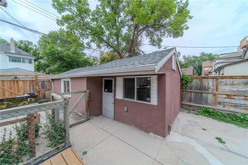 796 Simcoe Street, Winnipeg, MB - Outdoor With Exterior