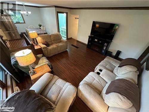 296 High St, Mactier, ON - Indoor Photo Showing Living Room