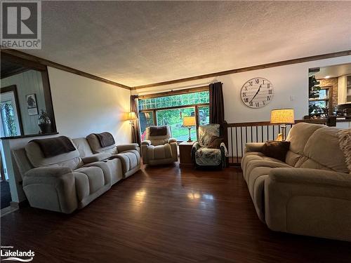 296 High St, Mactier, ON - Indoor Photo Showing Living Room