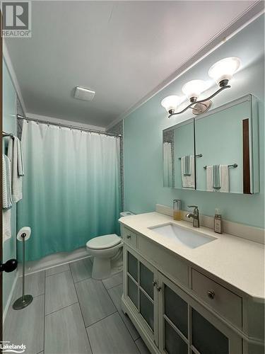 296 High St, Mactier, ON - Indoor Photo Showing Bathroom