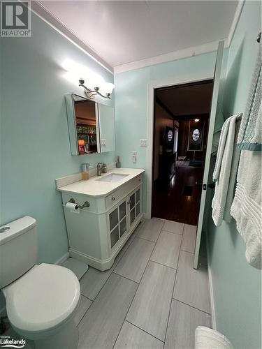 296 High St, Mactier, ON - Indoor Photo Showing Bathroom