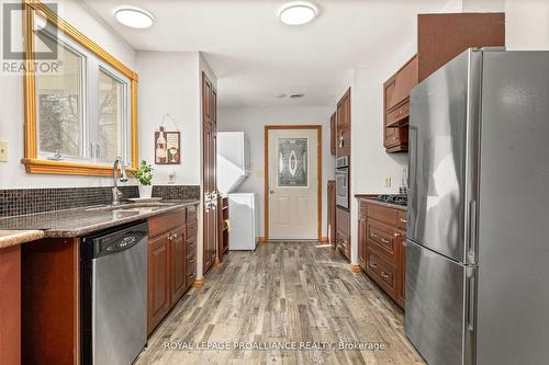 8600 Halle Road, Hamilton Township, ON - Indoor Photo Showing Kitchen