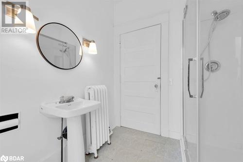 70 Bridge Street W, Belleville, ON - Indoor Photo Showing Bathroom