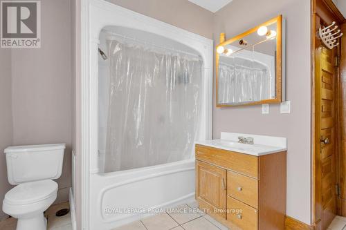 70 Bridge Street W, Belleville, ON - Indoor Photo Showing Bathroom