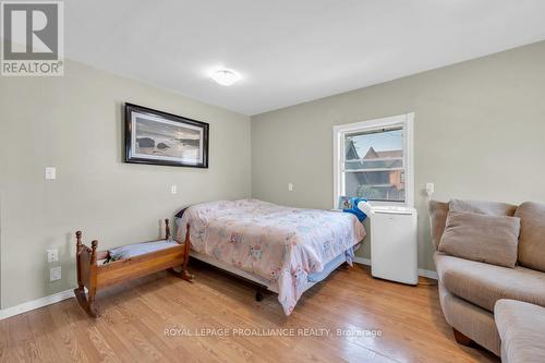 70 Bridge Street W, Belleville, ON - Indoor Photo Showing Bedroom