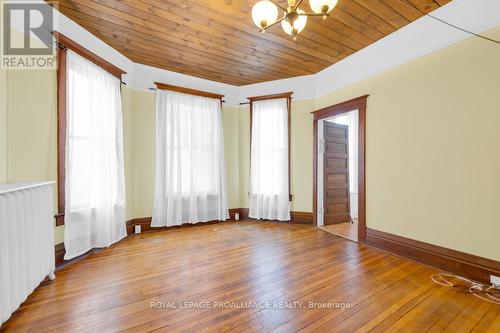 70 Bridge Street W, Belleville, ON - Indoor Photo Showing Other Room