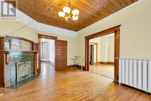 70 Bridge Street W, Belleville, ON - Indoor Photo Showing Other Room