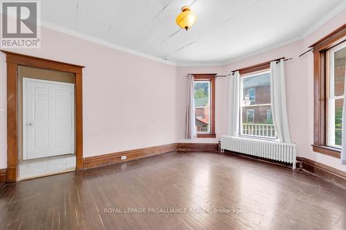 70 Bridge Street W, Belleville, ON - Indoor Photo Showing Other Room