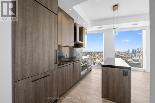 Ph03 - 450 Front Street W, Toronto, ON - Indoor Photo Showing Kitchen With Upgraded Kitchen