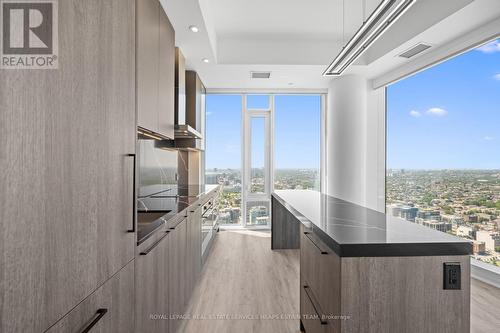 Ph02 - 450 Front Street W, Toronto, ON - Indoor Photo Showing Kitchen With Upgraded Kitchen