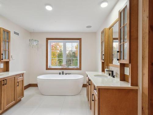 Ensuite bathroom - 135 Rue Hamann, Cowansville, QC - Indoor Photo Showing Bathroom