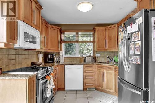 67 Selkirk Crescent, Regina, SK - Indoor Photo Showing Kitchen