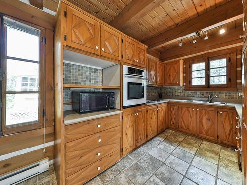 Kitchen - 298 Rue Principale, Saint-Donat, QC - Indoor Photo Showing Kitchen With Double Sink