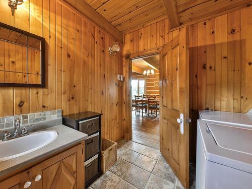 Powder room - 298 Rue Principale, Saint-Donat, QC - Indoor Photo Showing Laundry Room