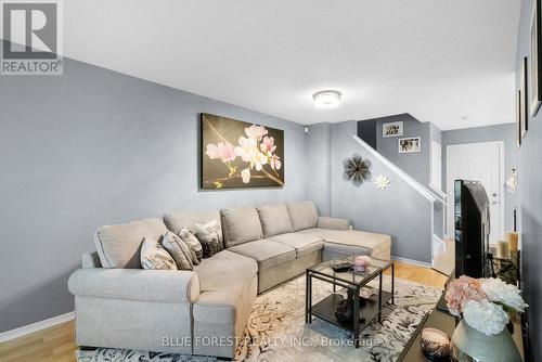 8 - 1199 Reardon Boulevard, London, ON - Indoor Photo Showing Living Room