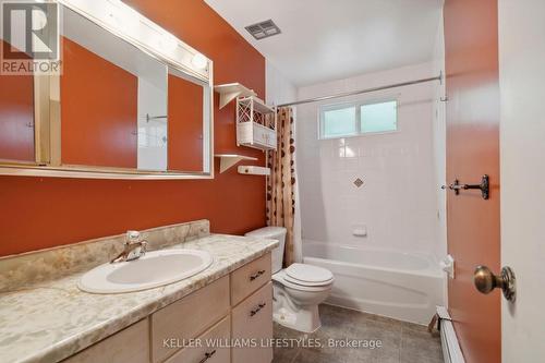 11 Edgehill Road, London, ON - Indoor Photo Showing Bathroom