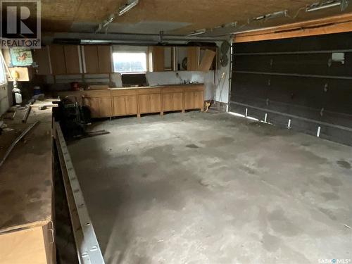 6011 Neufeld Avenue, Waldheim, SK - Indoor Photo Showing Garage