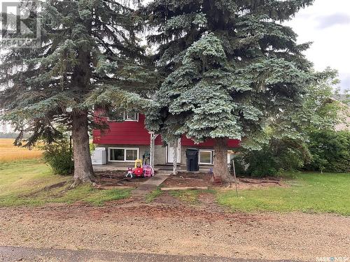 6011 Neufeld Avenue, Waldheim, SK - Outdoor