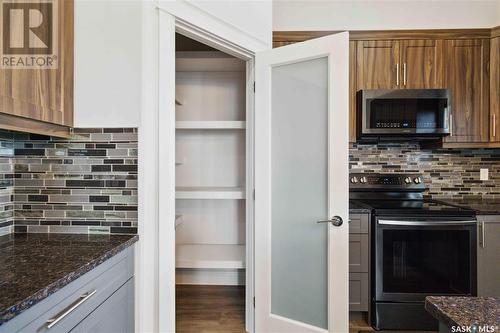 663 Kenaschuk Crescent, Saskatoon, SK - Indoor Photo Showing Kitchen