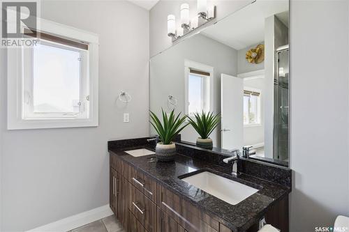 663 Kenaschuk Crescent, Saskatoon, SK - Indoor Photo Showing Bathroom