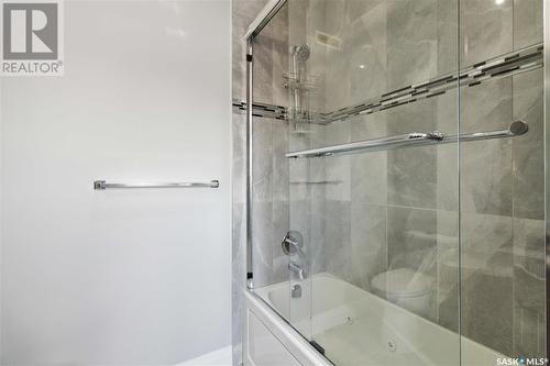 663 Kenaschuk Crescent, Saskatoon, SK - Indoor Photo Showing Bathroom