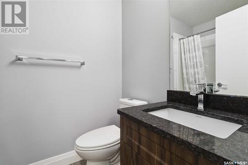 663 Kenaschuk Crescent, Saskatoon, SK - Indoor Photo Showing Bathroom