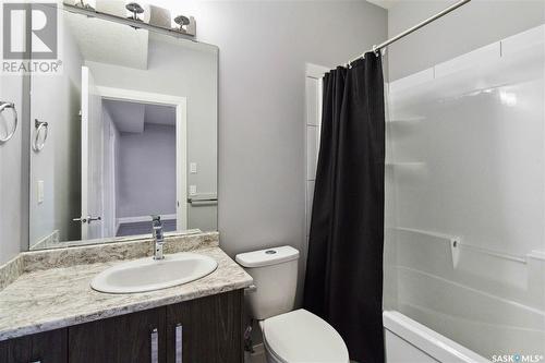 663 Kenaschuk Crescent, Saskatoon, SK - Indoor Photo Showing Bathroom