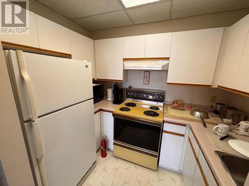 2141 Campbell Place Place, West Kelowna, BC - Indoor Photo Showing Kitchen