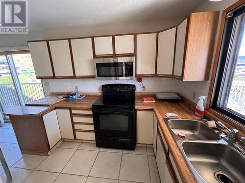 2141 Campbell Place Place, West Kelowna, BC - Indoor Photo Showing Kitchen