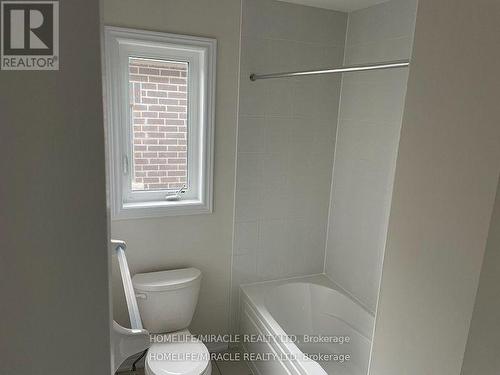 2175 Coppermine Street, Oshawa (Northwood), ON - Indoor Photo Showing Bathroom