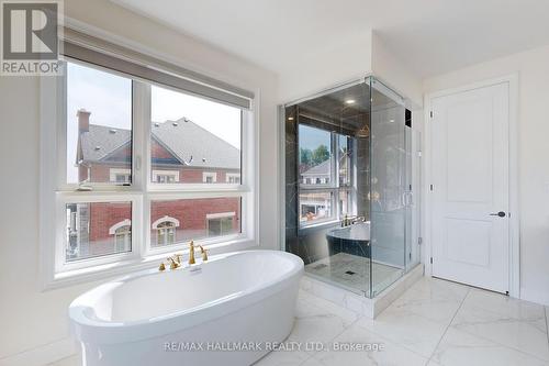 27 Fauchard Street, Richmond Hill, ON - Indoor Photo Showing Bathroom