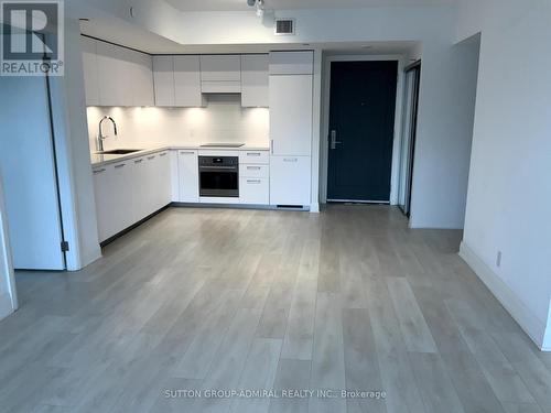 322 - 33 Frederick Todd Way, Toronto, ON - Indoor Photo Showing Kitchen