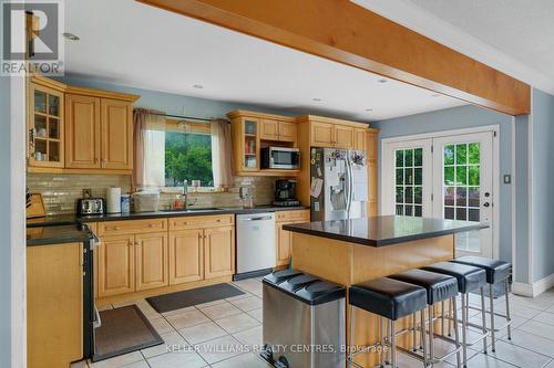 74 Sunbird Boulevard N, Georgina, ON - Indoor Photo Showing Kitchen