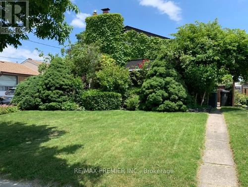 33 Pakenham Drive, Toronto (Rexdale-Kipling), ON - Outdoor