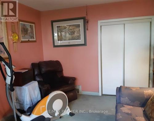 33 Pakenham Drive, Toronto (Rexdale-Kipling), ON - Indoor Photo Showing Living Room