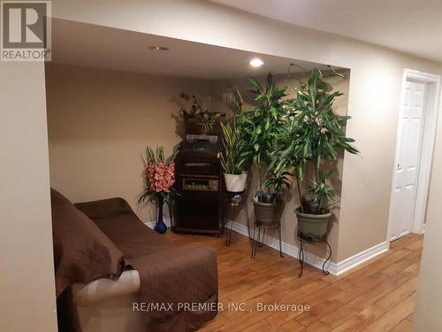 33 Pakenham Drive, Toronto (Rexdale-Kipling), ON - Indoor Photo Showing Other Room